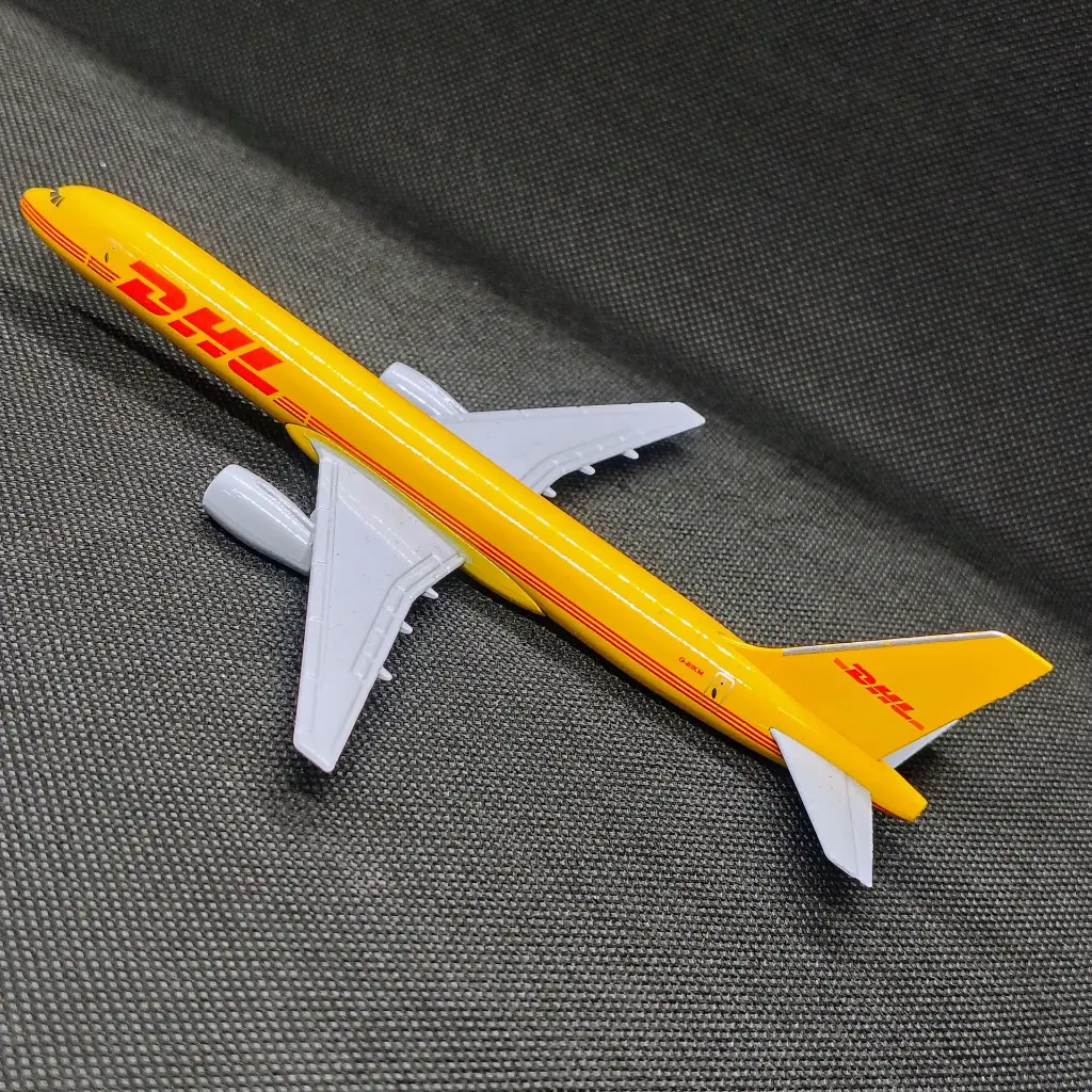 B0013A DHL B757.webp