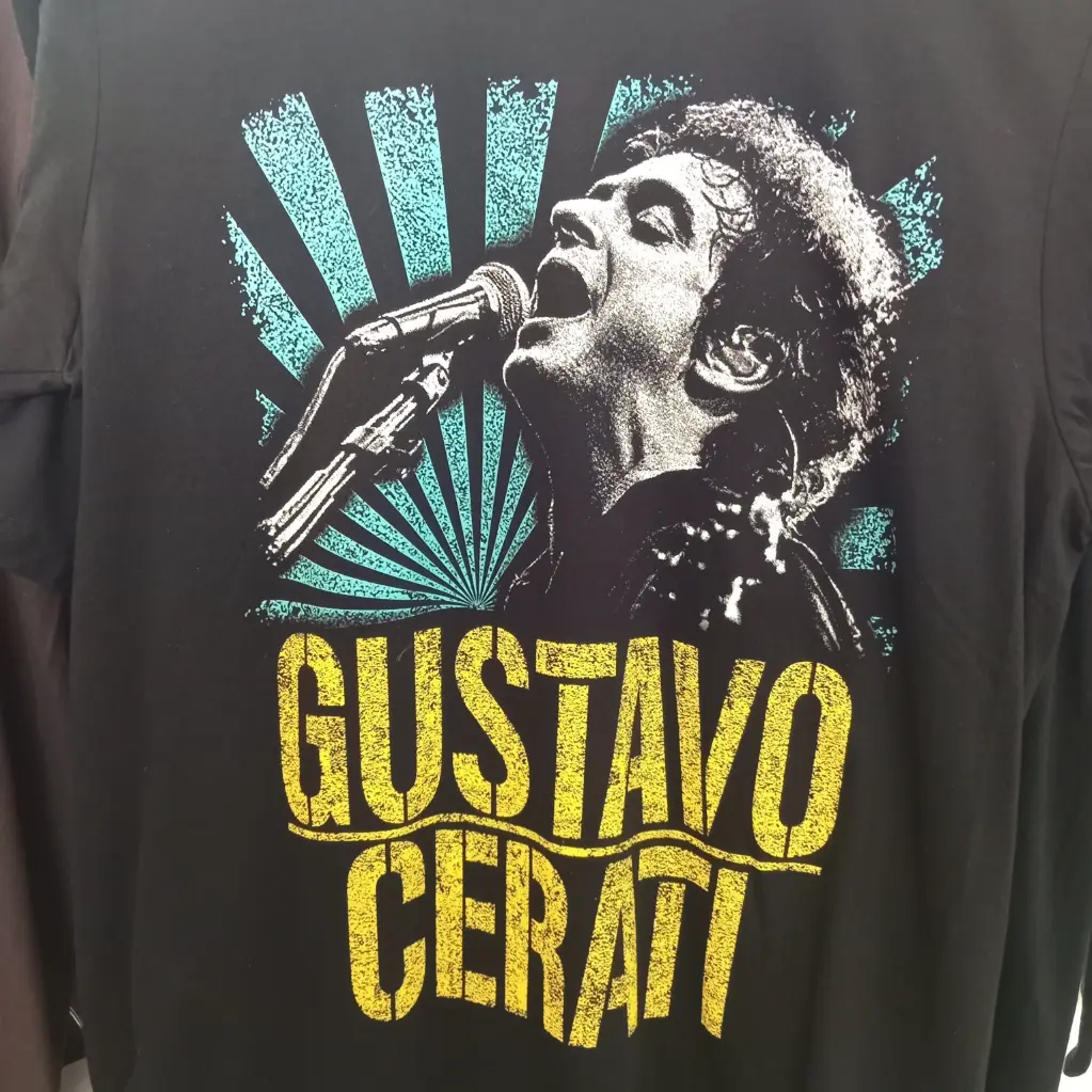 [010 001 S] Gustavo Cerati : Cantando Polera (S)