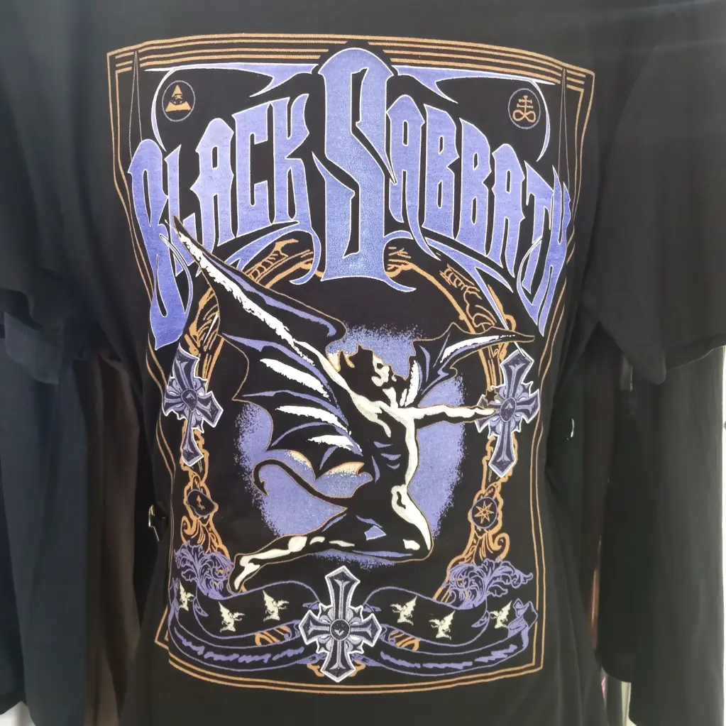 Black Sabbath : Diablo con Logo Morado Polera (S)
