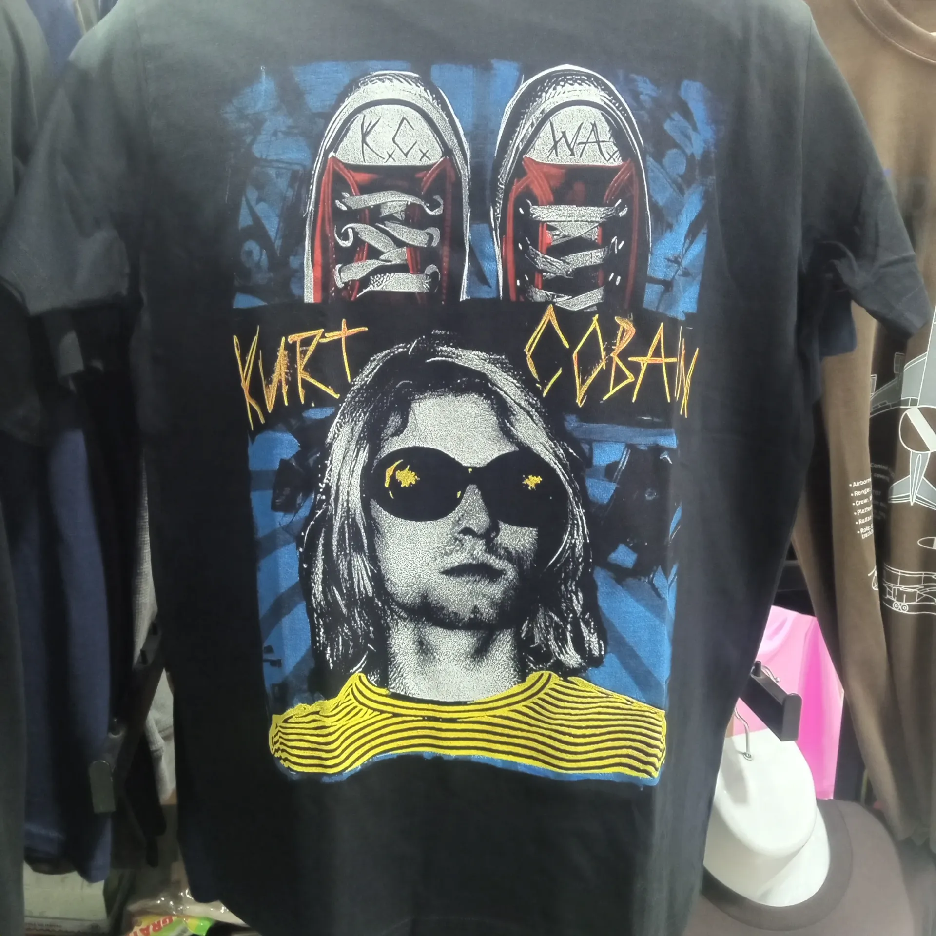 Nirvana : Kurt Cobain en Amarillo Polera