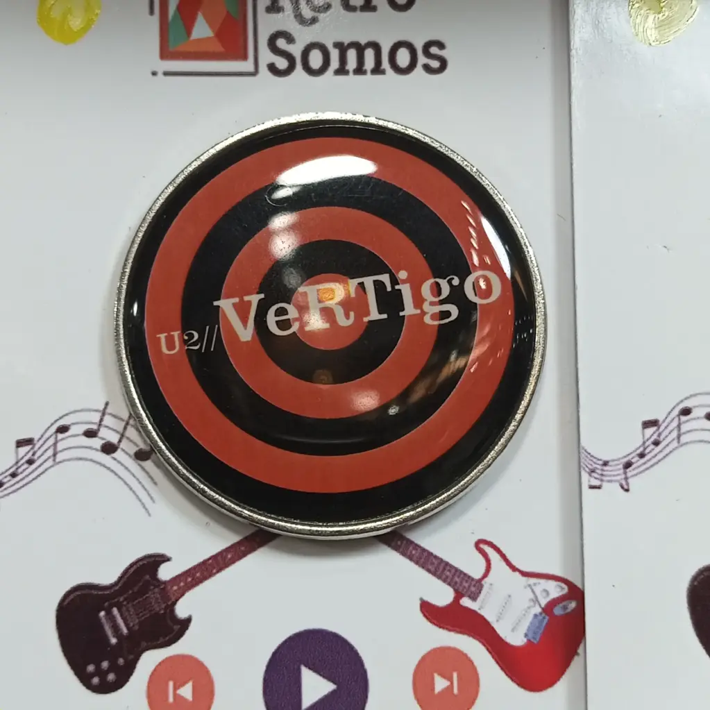 [0002] U2 : Logo Vertigo Redondo Pin
