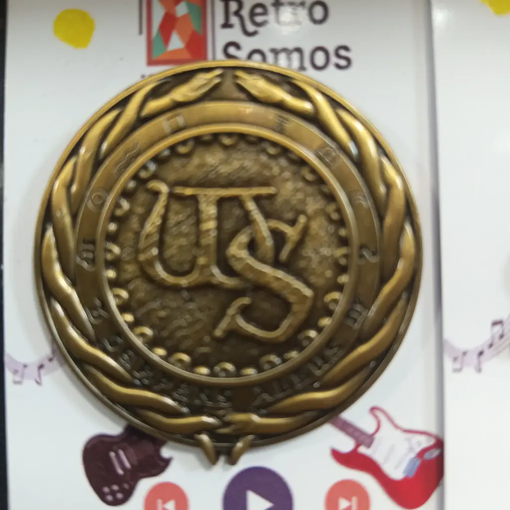 [0005] Whitesnake  : Logo Moneda Dorada Pin