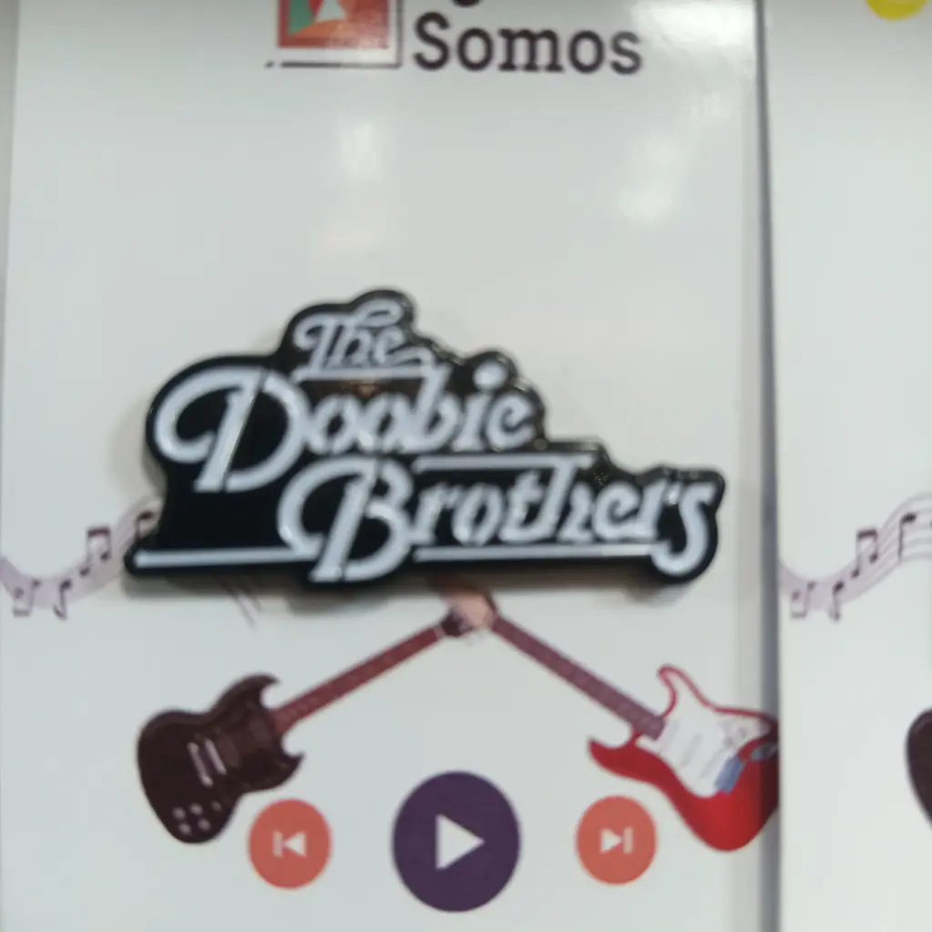 [0006] The Doobie Brothers : Logo Pin